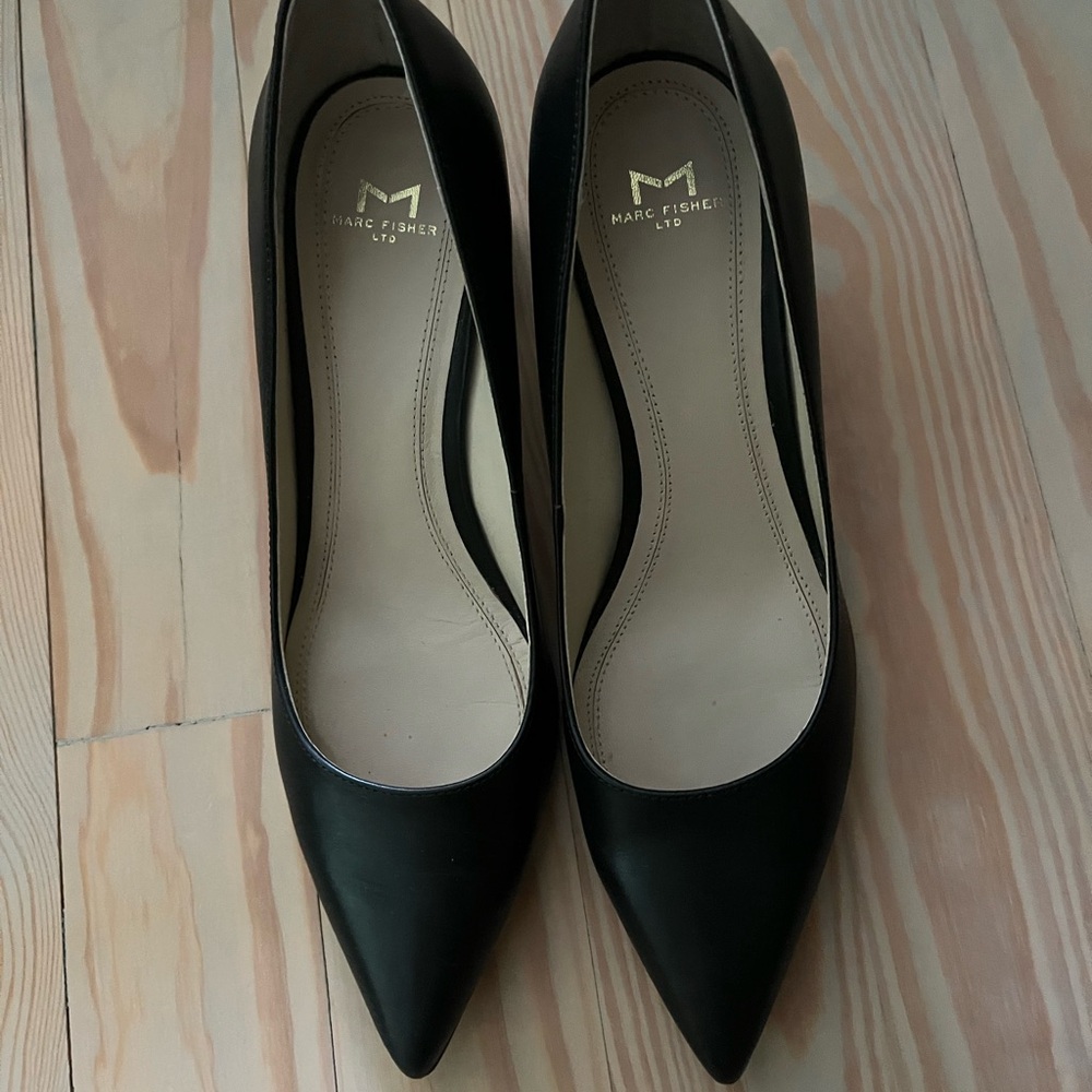 Marc Fisher LTD Classic Black Block Heels Size 8